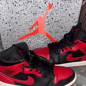 air jordan 1 mid "bred"